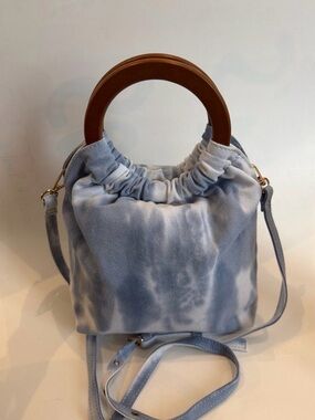 Street Level Light Blue Tie-Dye Bucket Bag with Wooden Handle